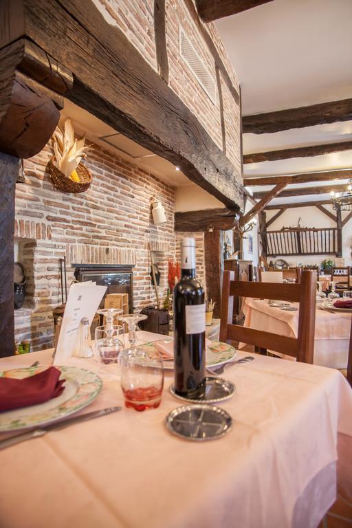 Logis Hotels - Auberge De L'Ile - Hotel 3 Etoiles Et Restaurant Creysse  Buitenkant foto