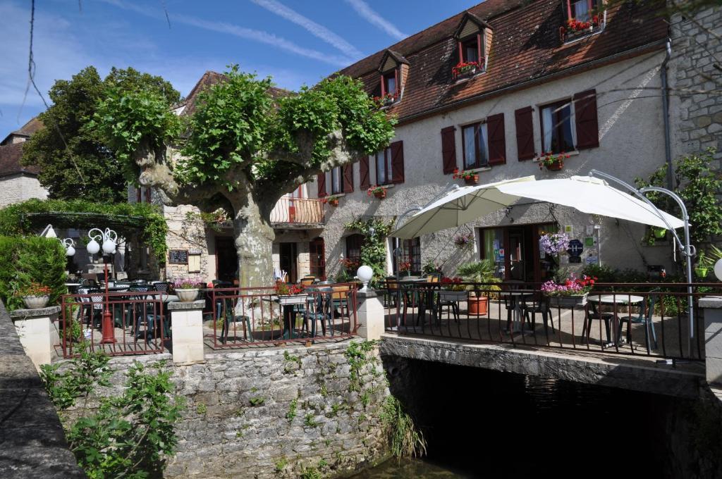Logis Hotels - Auberge De L'Ile - Hotel 3 Etoiles Et Restaurant Creysse  Buitenkant foto