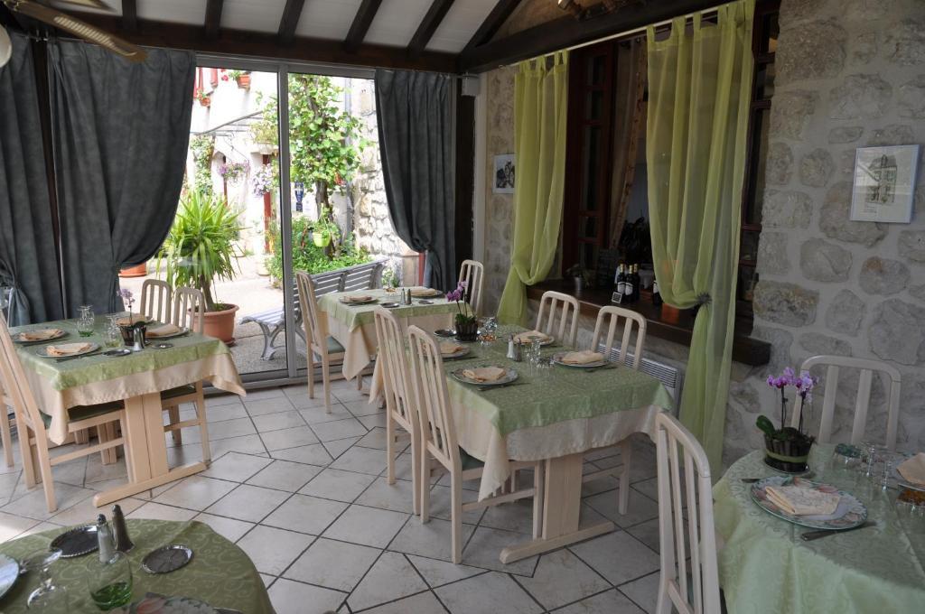 Logis Hotels - Auberge De L'Ile - Hotel 3 Etoiles Et Restaurant Creysse  Buitenkant foto