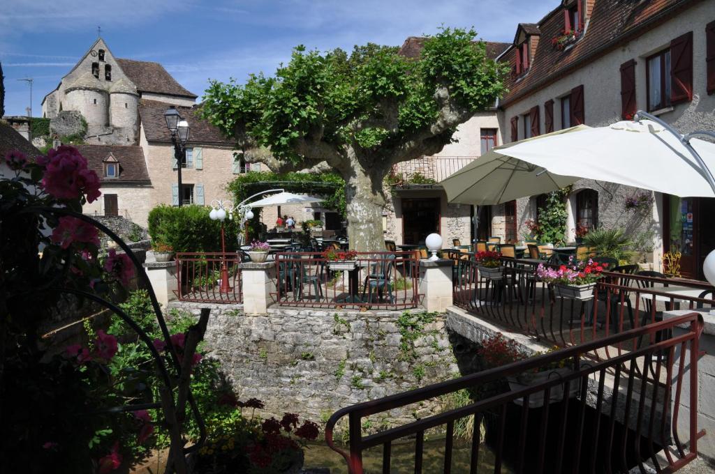 Logis Hotels - Auberge De L'Ile - Hotel 3 Etoiles Et Restaurant Creysse  Buitenkant foto