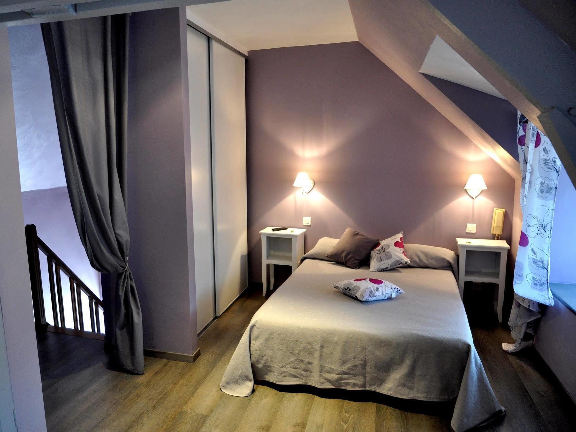 Logis Hotels - Auberge De L'Ile - Hotel 3 Etoiles Et Restaurant Creysse  Buitenkant foto