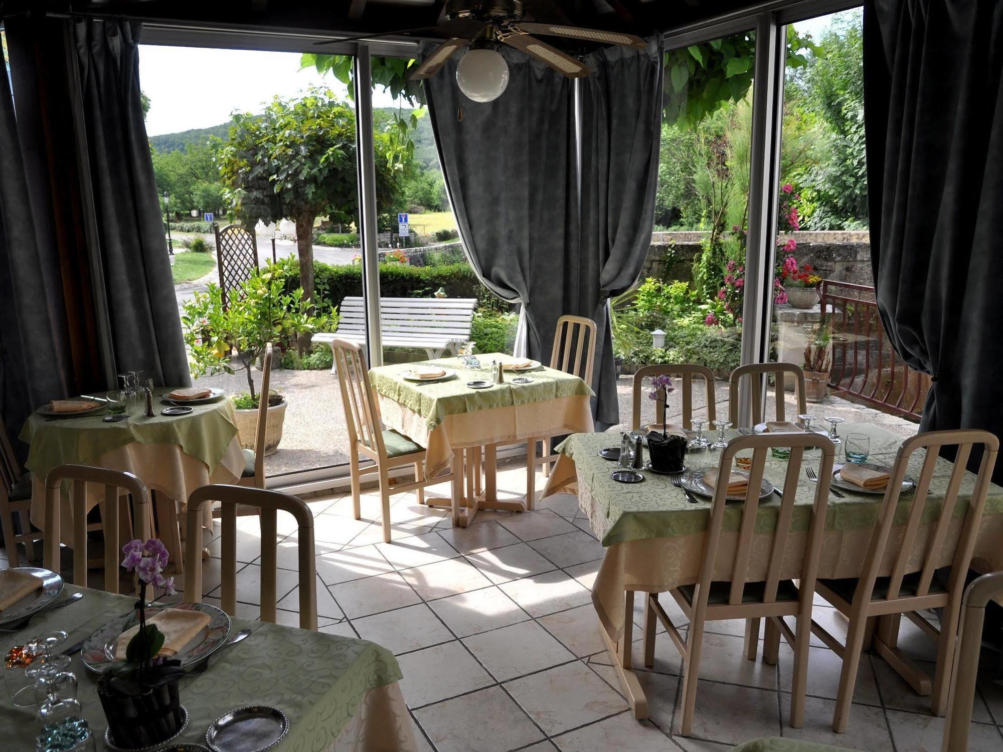 Logis Hotels - Auberge De L'Ile - Hotel 3 Etoiles Et Restaurant Creysse  Buitenkant foto