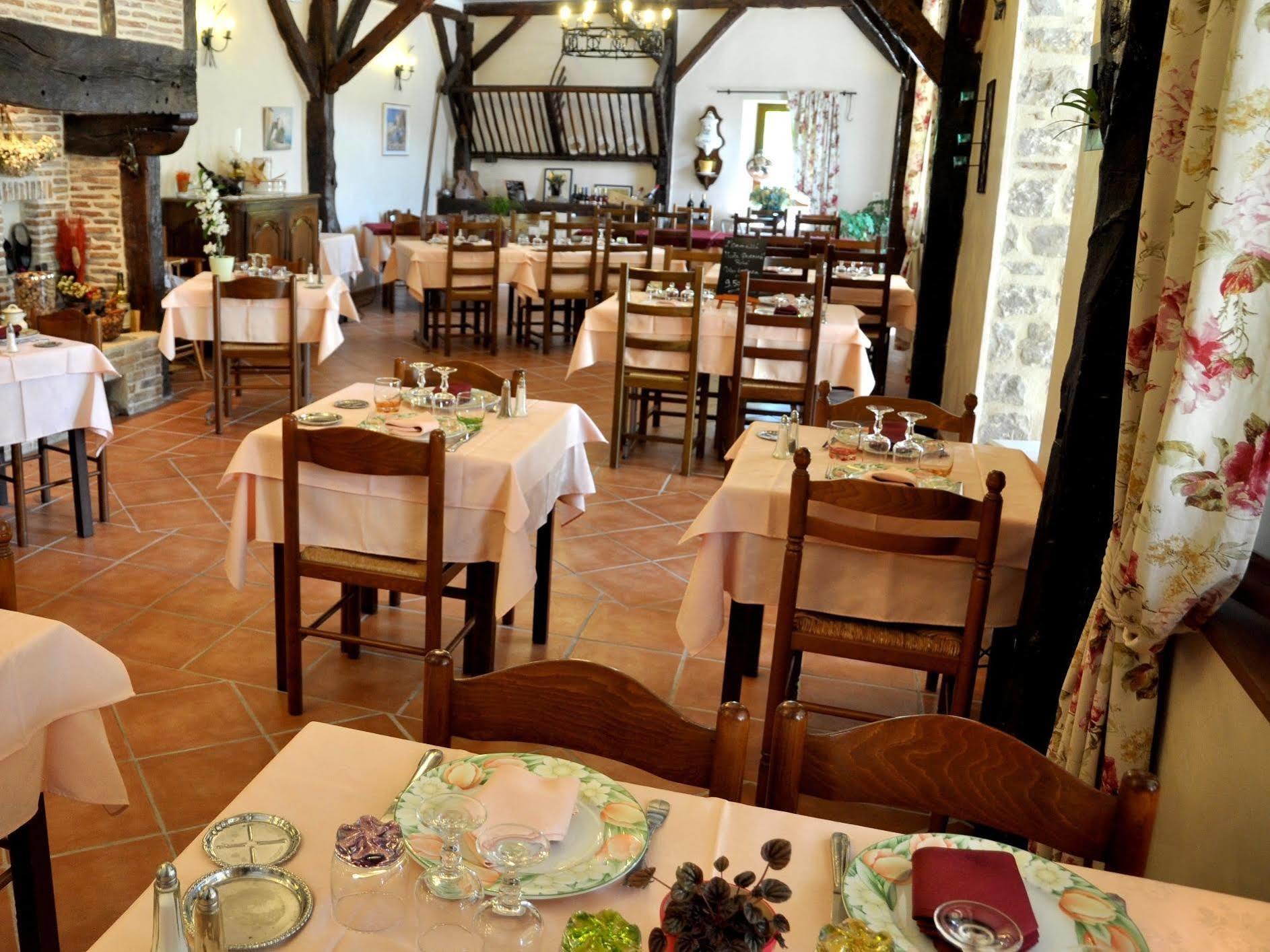 Logis Hotels - Auberge De L'Ile - Hotel 3 Etoiles Et Restaurant Creysse  Buitenkant foto